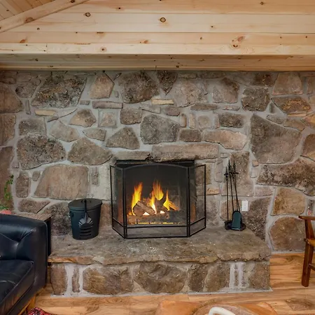 The Rustic Cottage By Avantstay Hot Tub Fire Pit Pool Table 5Mins To Town Gatlinburg Exterior photo