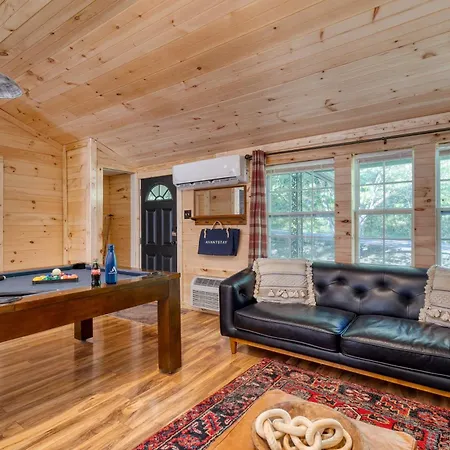 The Rustic Cottage By Avantstay Hot Tub Fire Pit Pool Table 5Mins To Town Gatlinburg Exterior photo