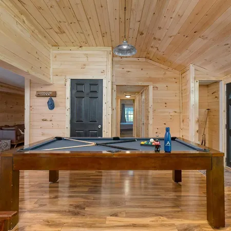 The Rustic Cottage By Avantstay Hot Tub Fire Pit Pool Table 5Mins To Town Gatlinburg Exterior photo