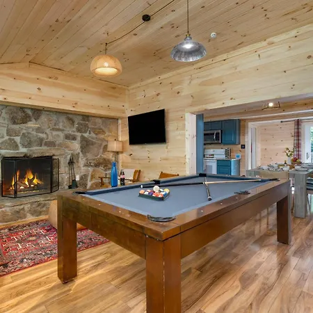 The Rustic Cottage By Avantstay Hot Tub Fire Pit Pool Table 5Mins To Town Gatlinburg Exterior photo