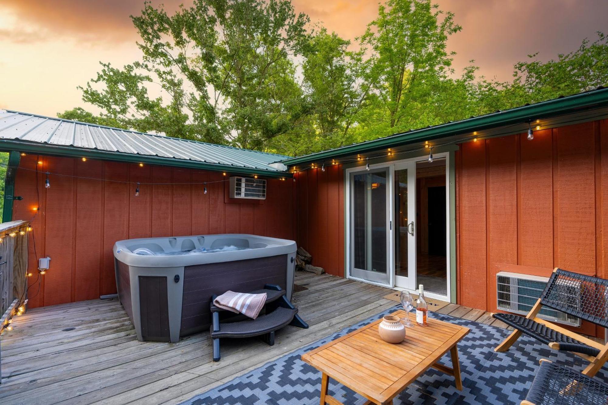 The Rustic By Avantstay Hot Tub Fire Pit Pool Table 5mins To Town *