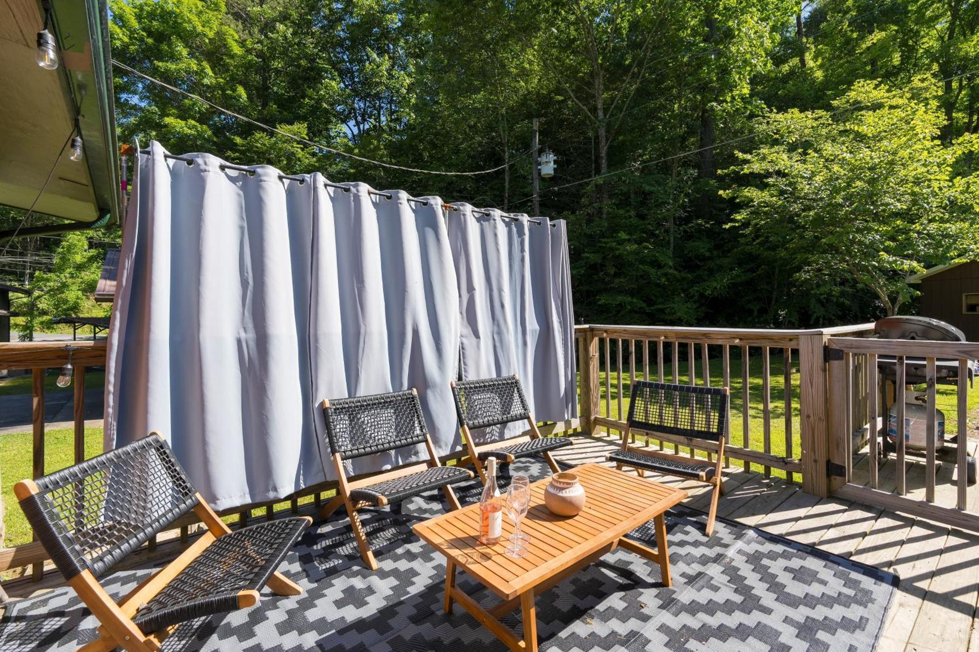 The Rustic By Avantstay Hot Tub Fire Pit Pool Table 5mins To Town Gatlinburg