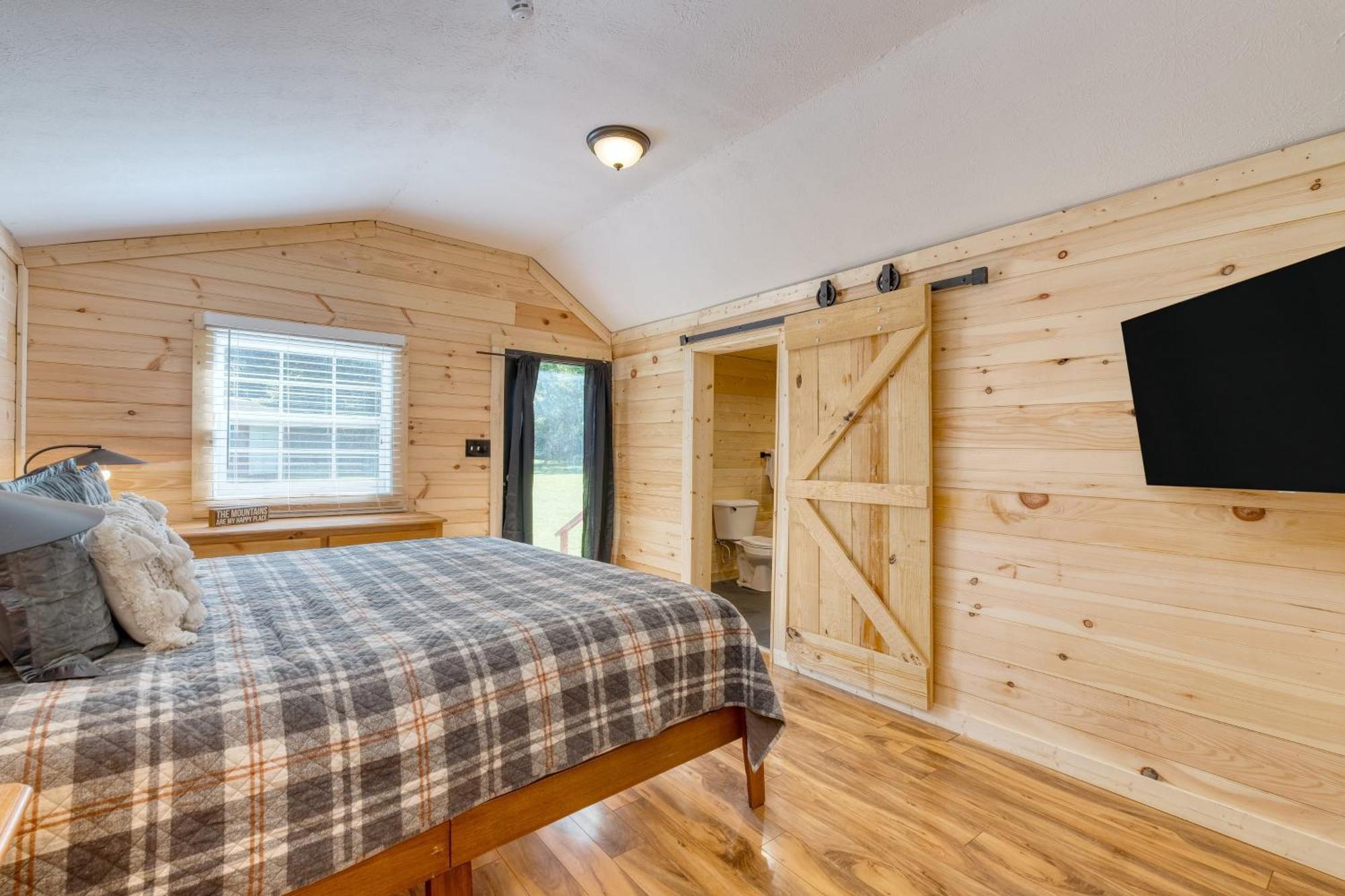 The Rustic By Avantstay Hot Tub Fire Pit Pool Table 5mins To Town * Gatlinburg