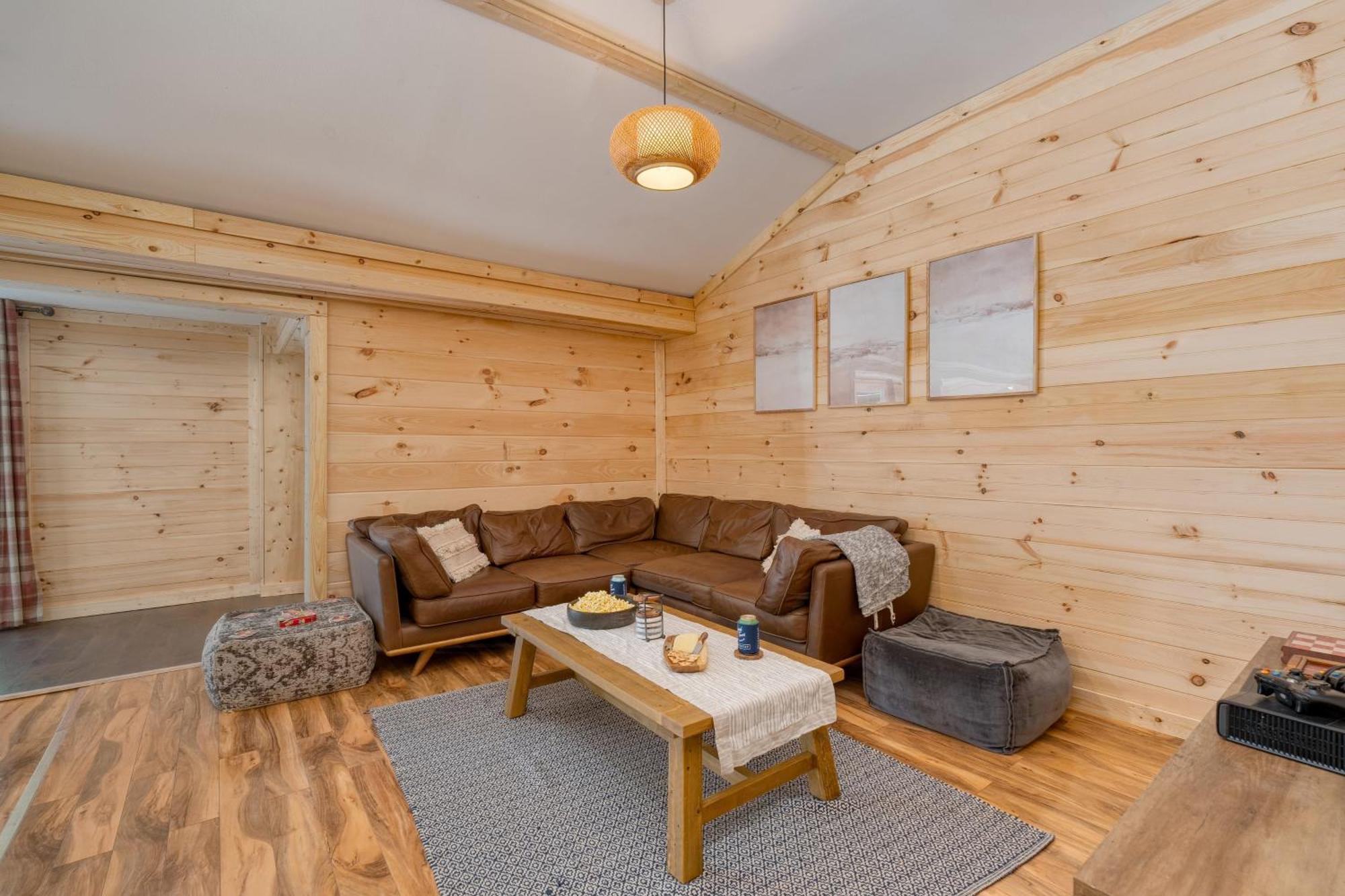 The Rustic By Avantstay Hot Tub Fire Pit Pool Table 5mins To Town Casa de Férias Gatlinburg