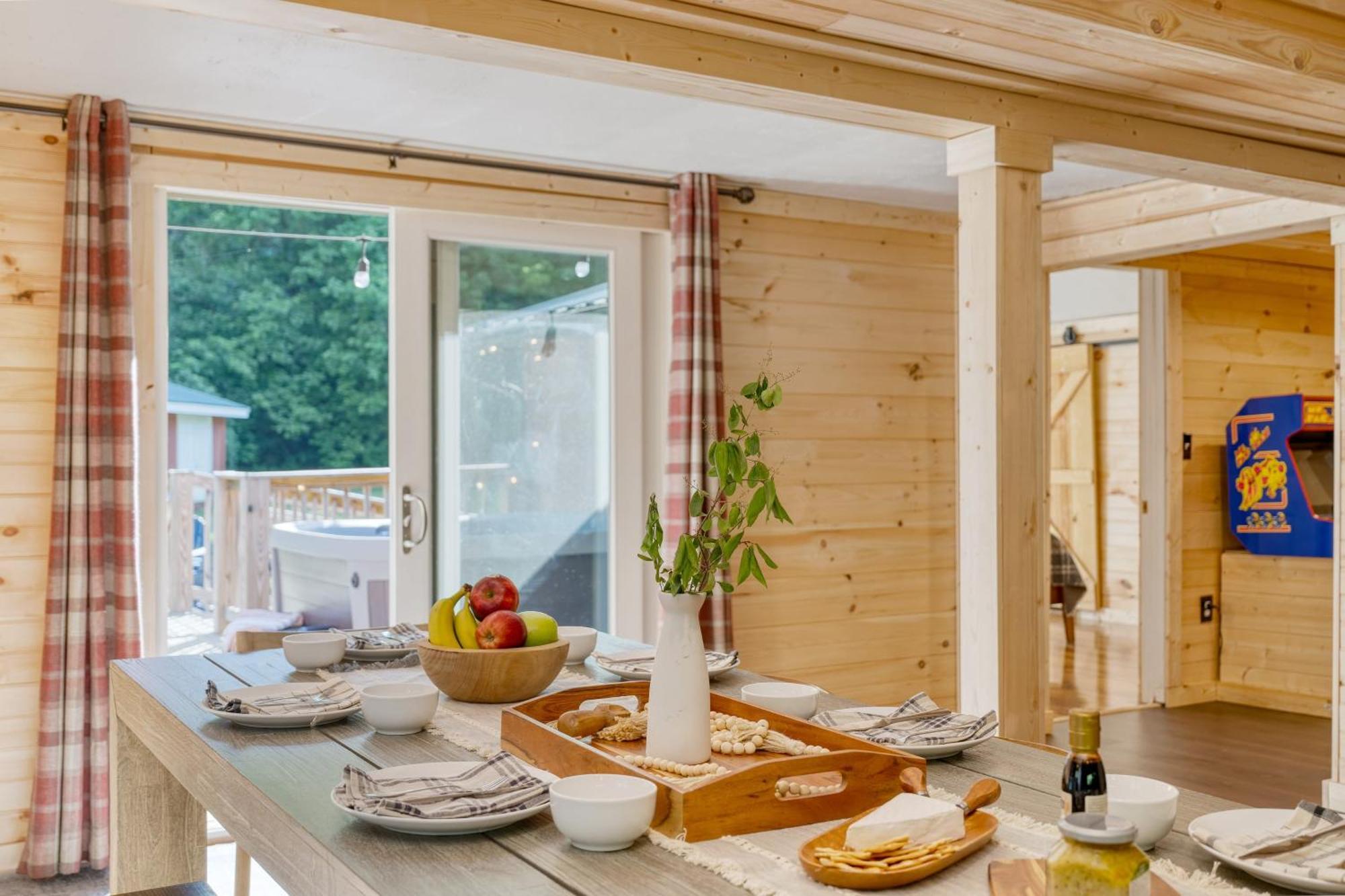 Holiday home The Rustic By Avantstay Hot Tub Fire Pit Pool Table 5mins To Town *